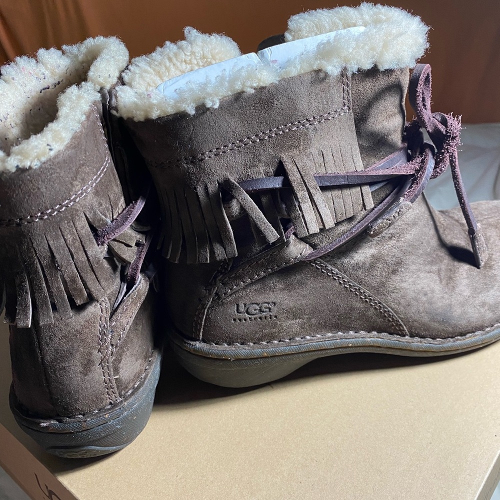 ♥️ UGG GAVIOTA ANKLE SUEDE BOOTS♥️